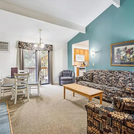 Cedarbrook Deluxe One Bedroom Queen Suite With Outdoor Heated Pool 209
